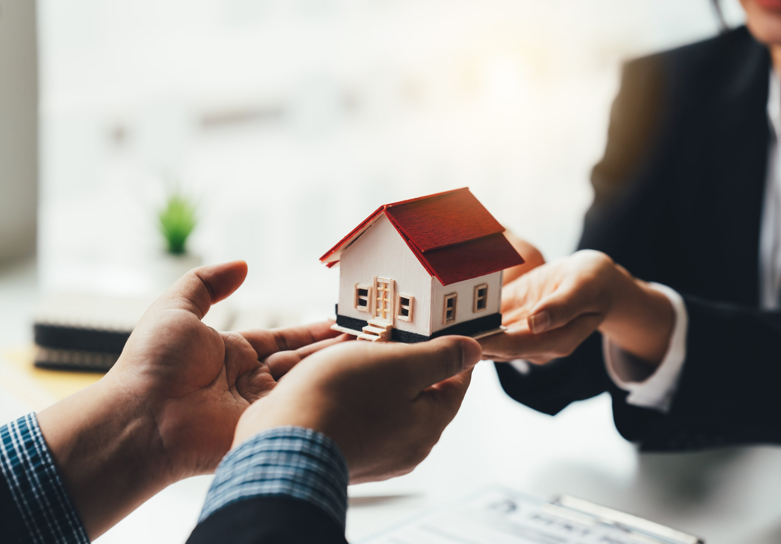Gratificación de julio dinamiza ventas en sector inmobiliario